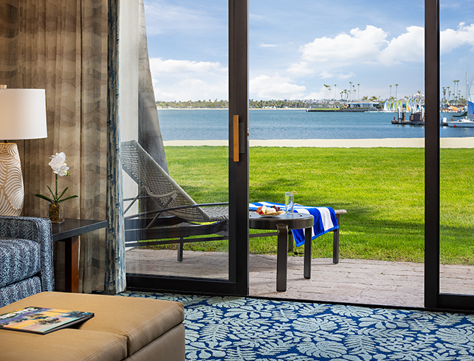 650x510_landing_bayfront_suite Catamaran Hotel Room